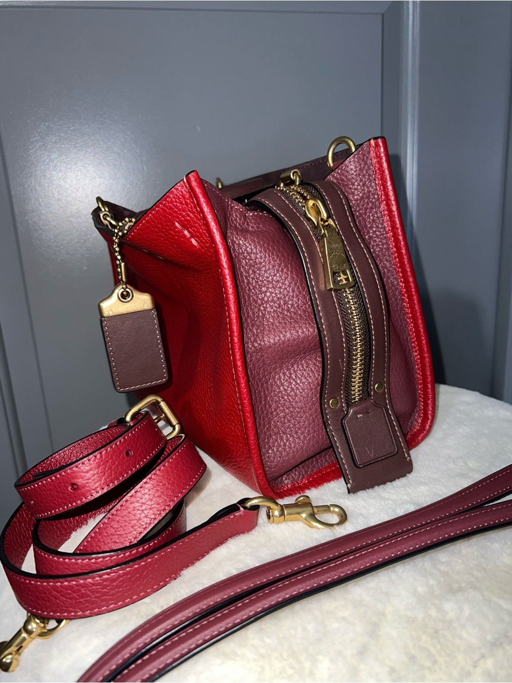 Coach Rogue 25 Red - Picture 3 of 6